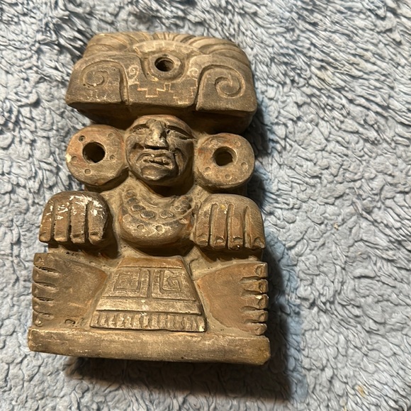 Statue - Picture 1 of 5